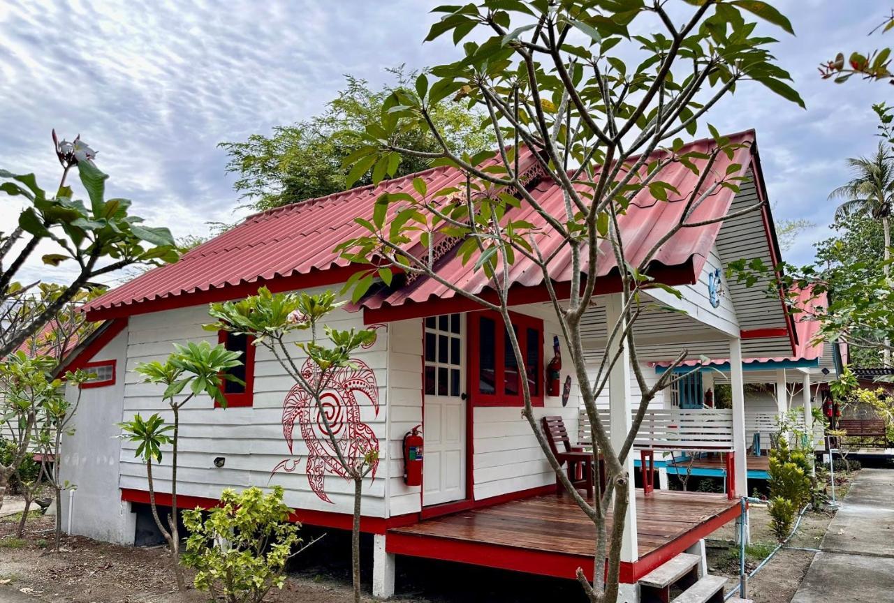 Lipe Power Beach Resort Koh Lipe Exterior foto